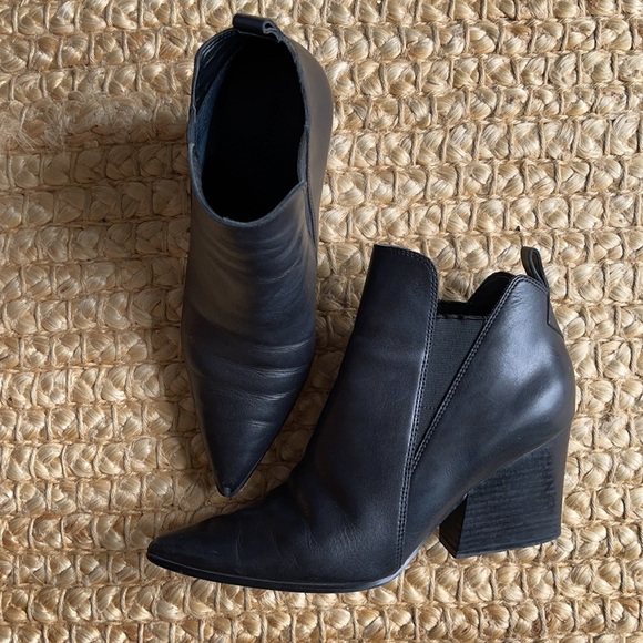 Kendall & Kylie Shoes - Kendall + Kylie Black Leather booties